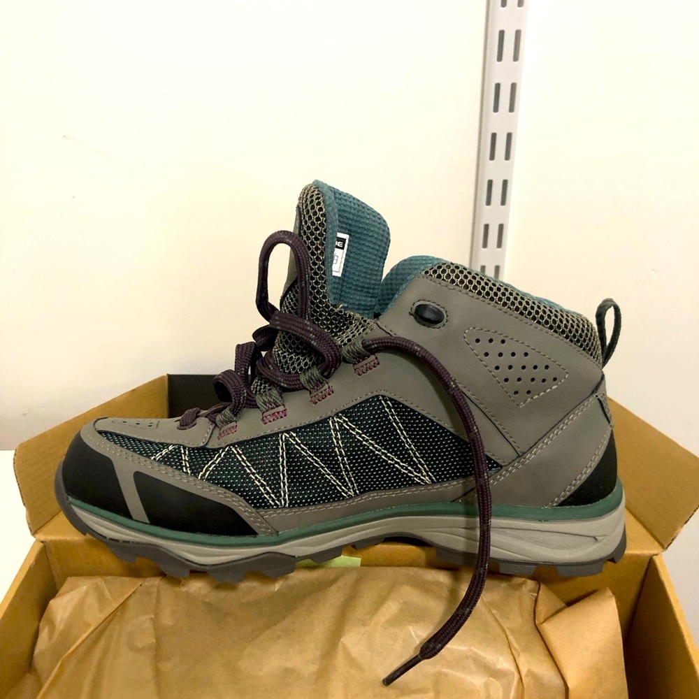Waterproof Hiking boot *NWT*